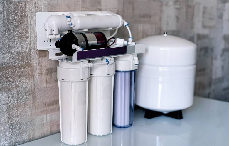 Een omgekeerde osmose installatie voor thuis: een particulier waterzuiveringssysteem met veel voor- en nadelen.
